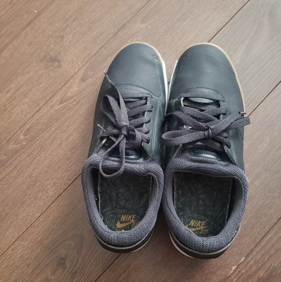 HP. Nike SB Zoom Air Sneakers - Picture 2 of 14